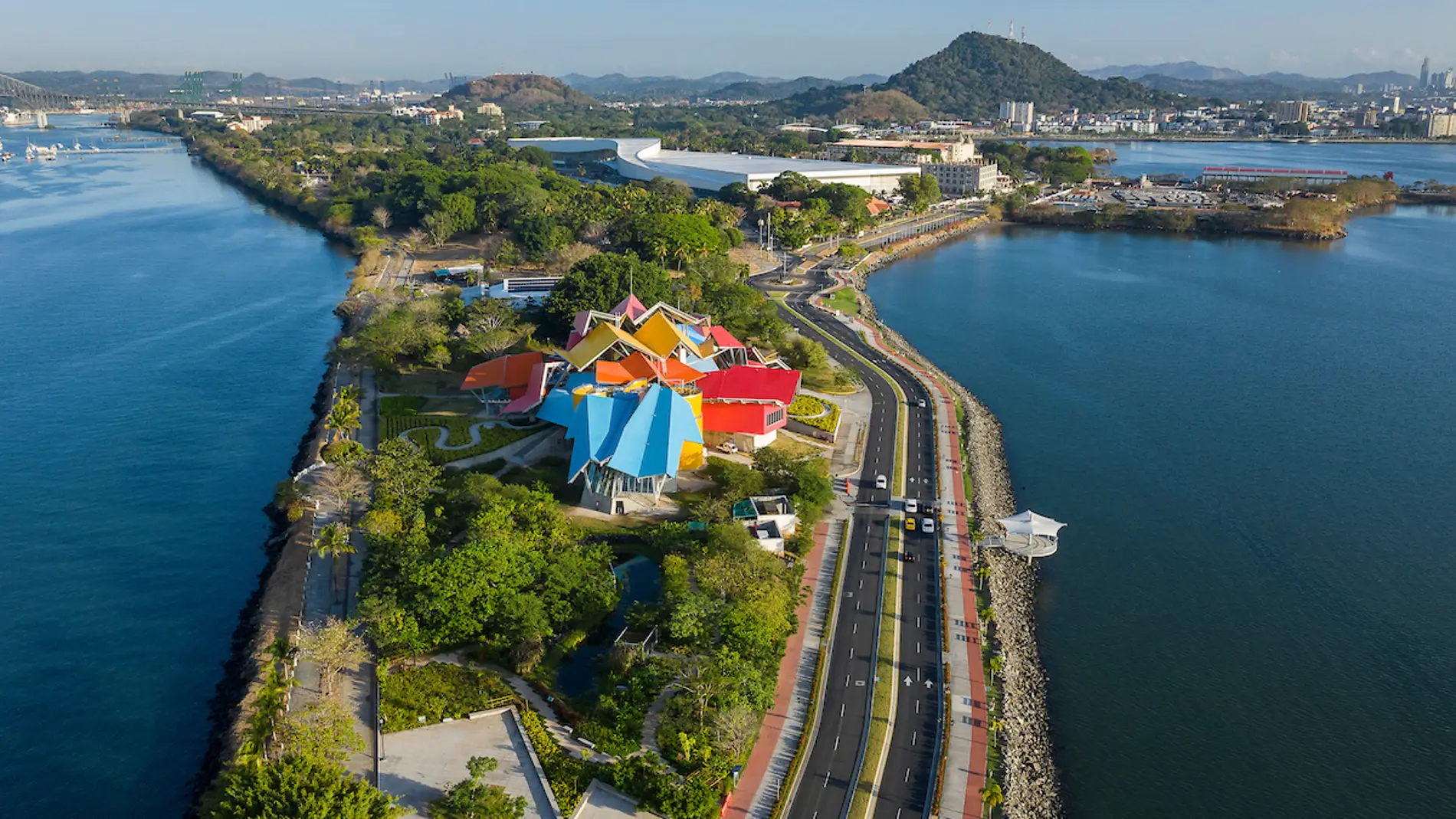 ¿Sabías que el Biomuseo de Panamá es obra de Frank Gehry?