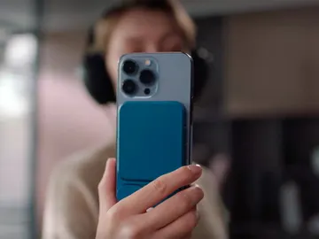 Un cargador Magsafe Un cargador Magsafe