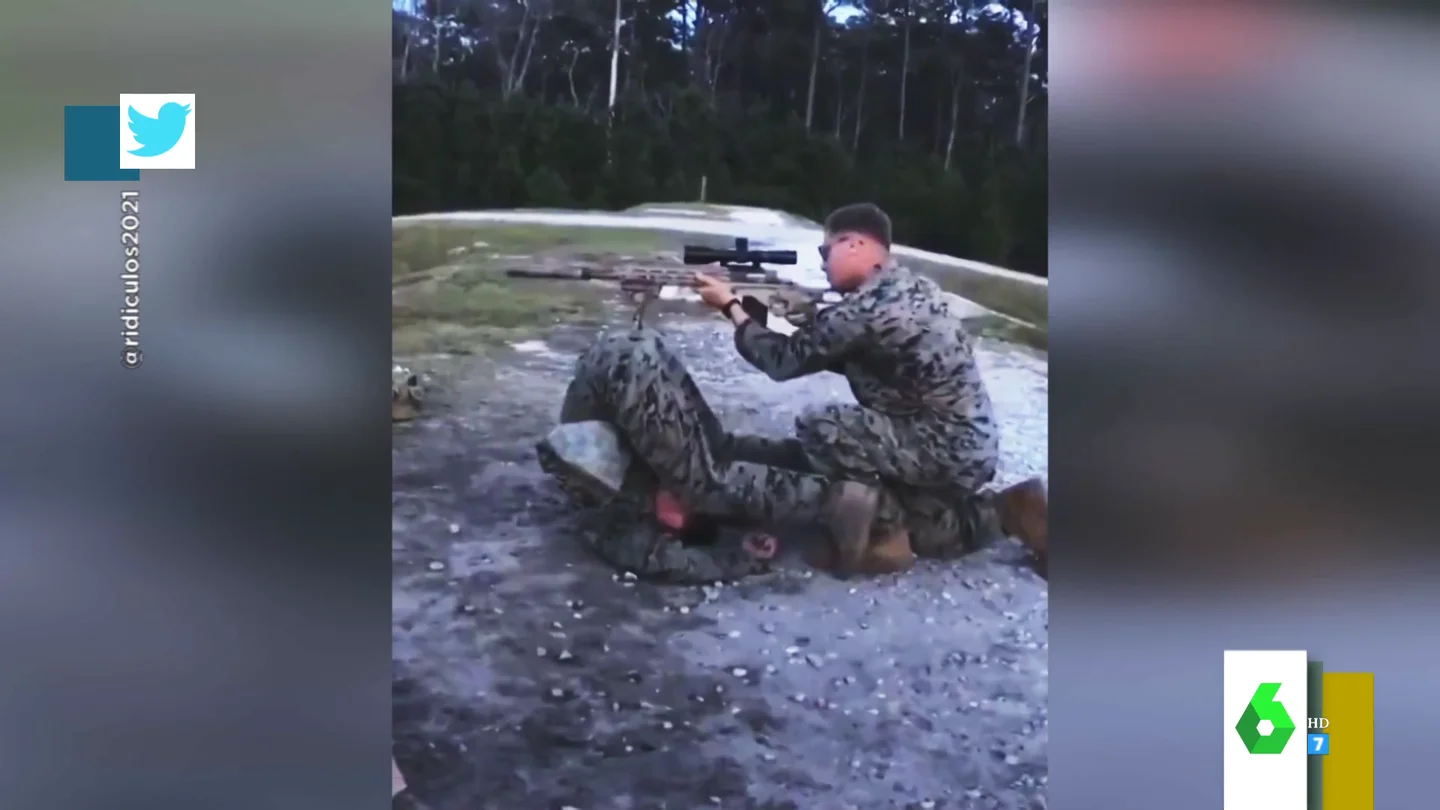 El llamativo vídeo de un soldado con un fusil que "Napoleón no vio venir" El llamativo vídeo de un soldado con un fusil que "Napoleón no vio venir"