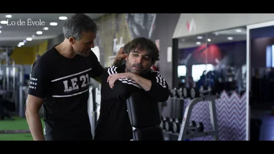 "Convocado, lo que tengo aquí colgado": la surrealista escena entre Évole, su doble y Luis Enrique "Convocado, lo que tengo aquí colgado": la surrealista escena entre Évole, su doble y Luis Enrique