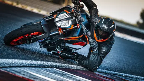 KTM 890 DUKE R KTM 890 DUKE R