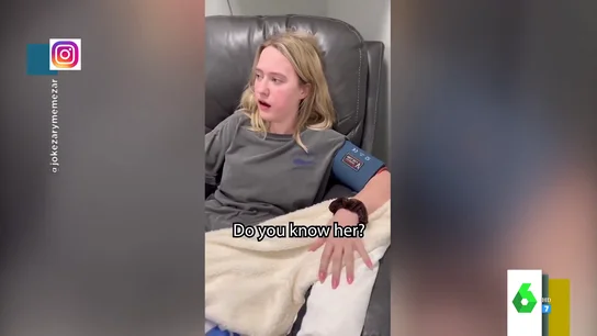 La curiosa reacción de dos gemelas que no se reconocen la una a la otra tras salir del dentista La curiosa reacción de dos gemelas que no se reconocen la una a la otra tras salir del dentista