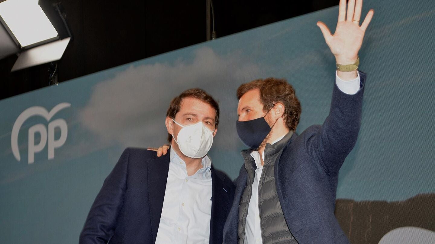 Pablo Casado con Alfonso Fern&aacute;ndez Ma&ntilde;ueco