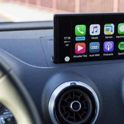 La nueva versión de Android Auto cambiará de diseño inspirándose en la competencia: Apple CarPlay