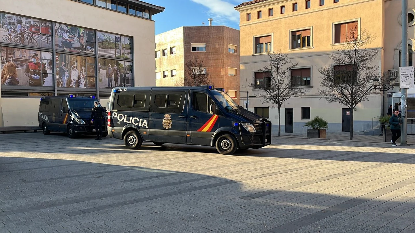 Operación policial en el Ayuntamiento de Cornellà Operación policial en el Ayuntamiento de Cornellà