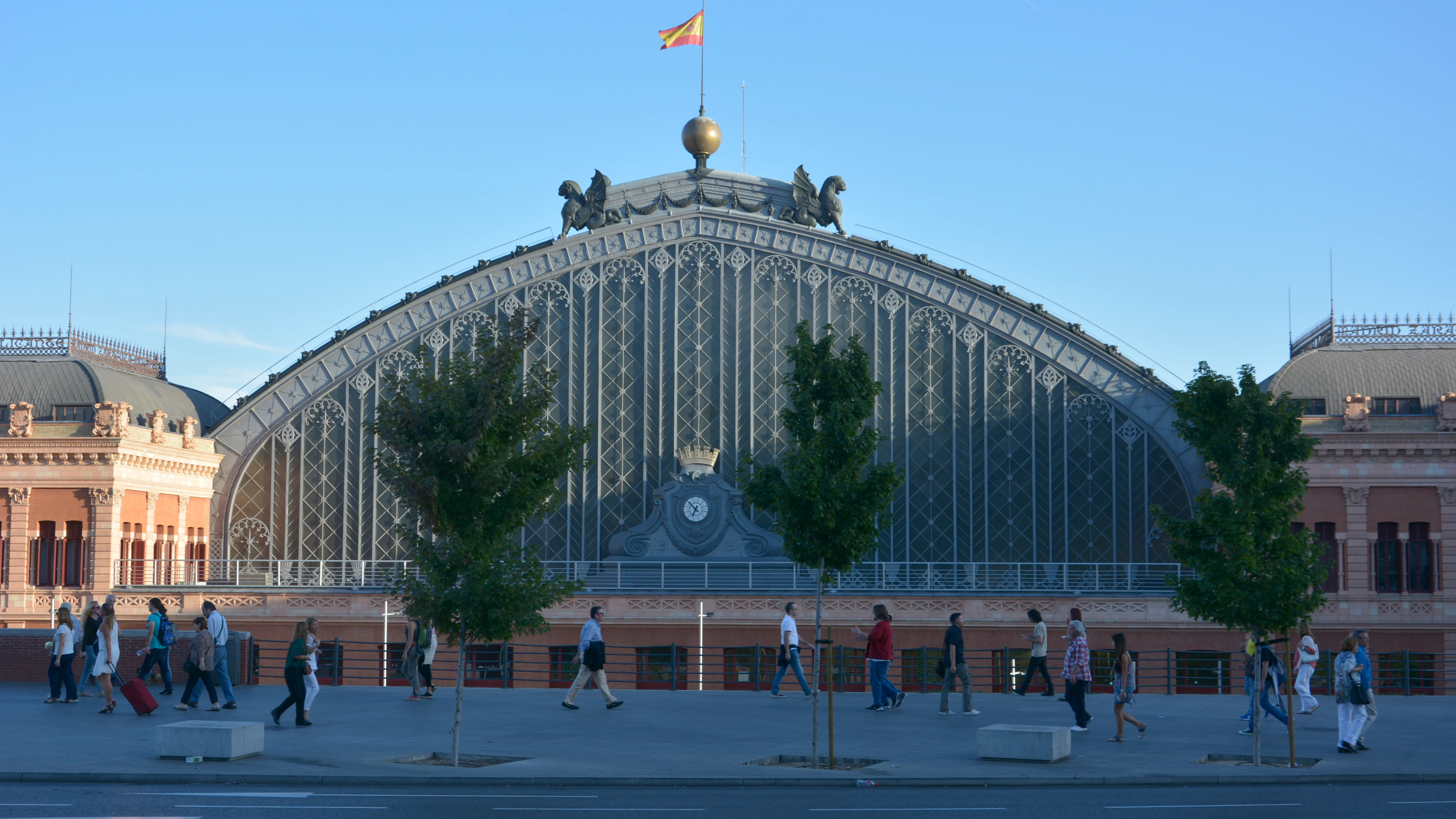 la estación de Atocha la estación de Atocha