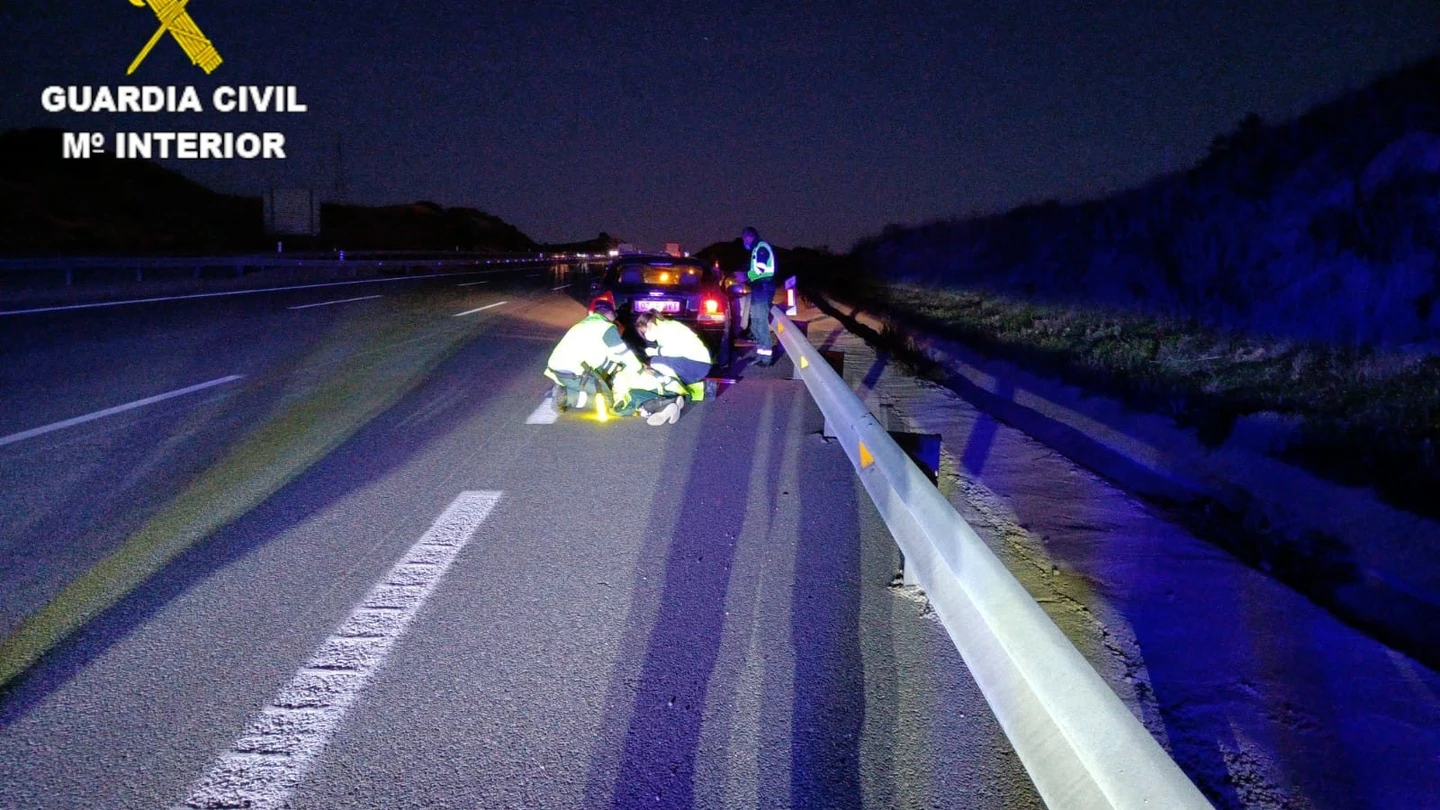 La Guardia Civil de Tarancón le salva la vida a un conductor que estaba sufriendo un infarto Maniobras RCP