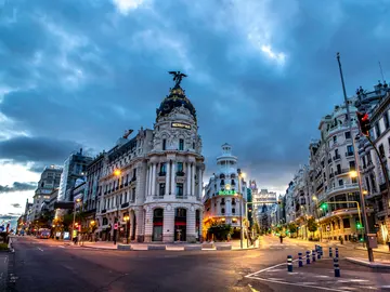 El mítico edificio Metrópolis de Gran Vía El mítico edificio Metrópolis de Gran Vía