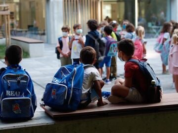 Los pediatras recomiendan la retirada de las mascarillas en las escuelas