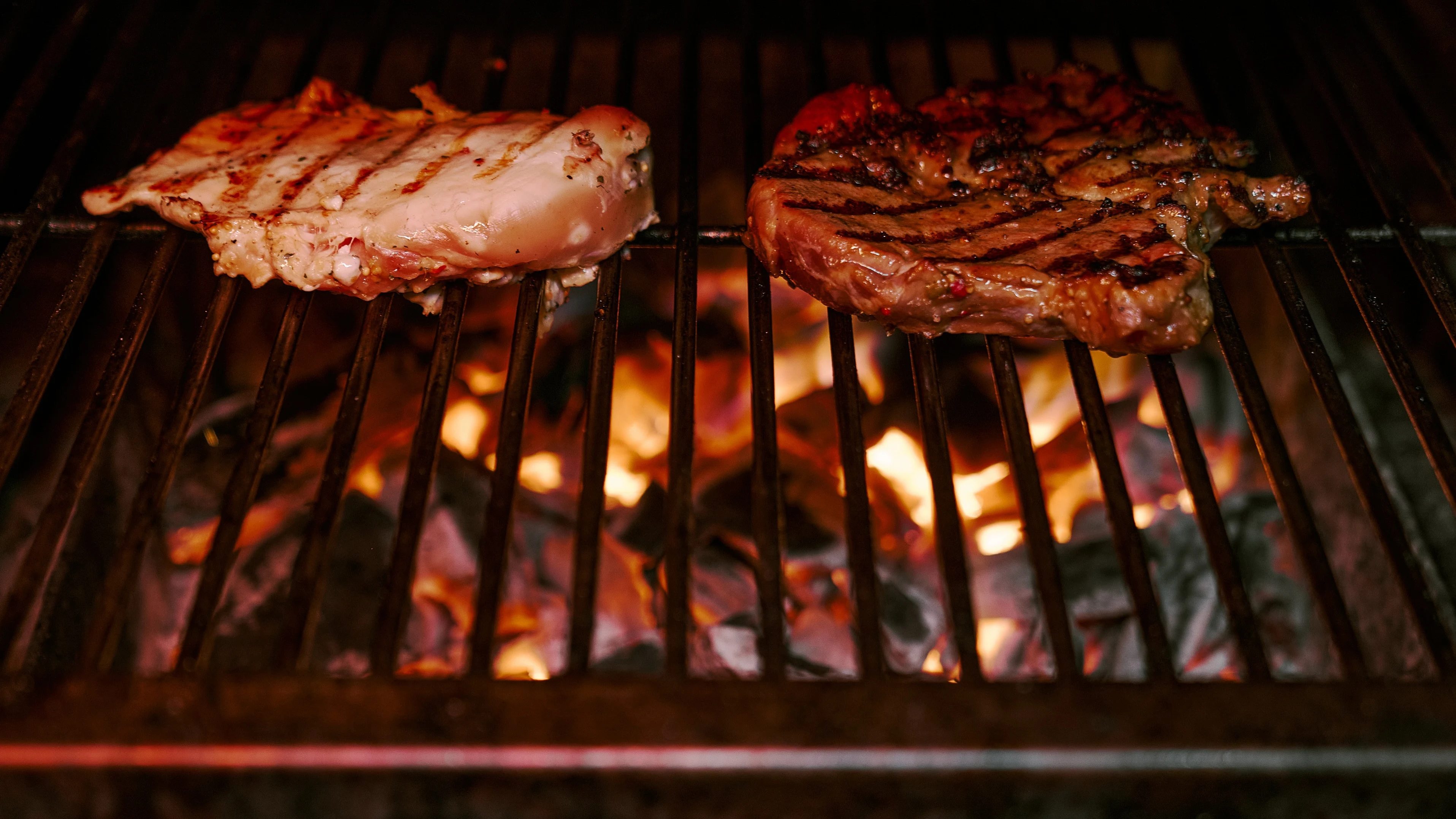 Imagen de archivo de una barbacoa de carne.