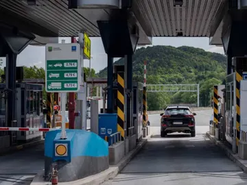 Pórticos con pago telemático: así funciona la primera autopista de pago de España Pórticos con pago telemático: así funciona la primera autopista de pago de España