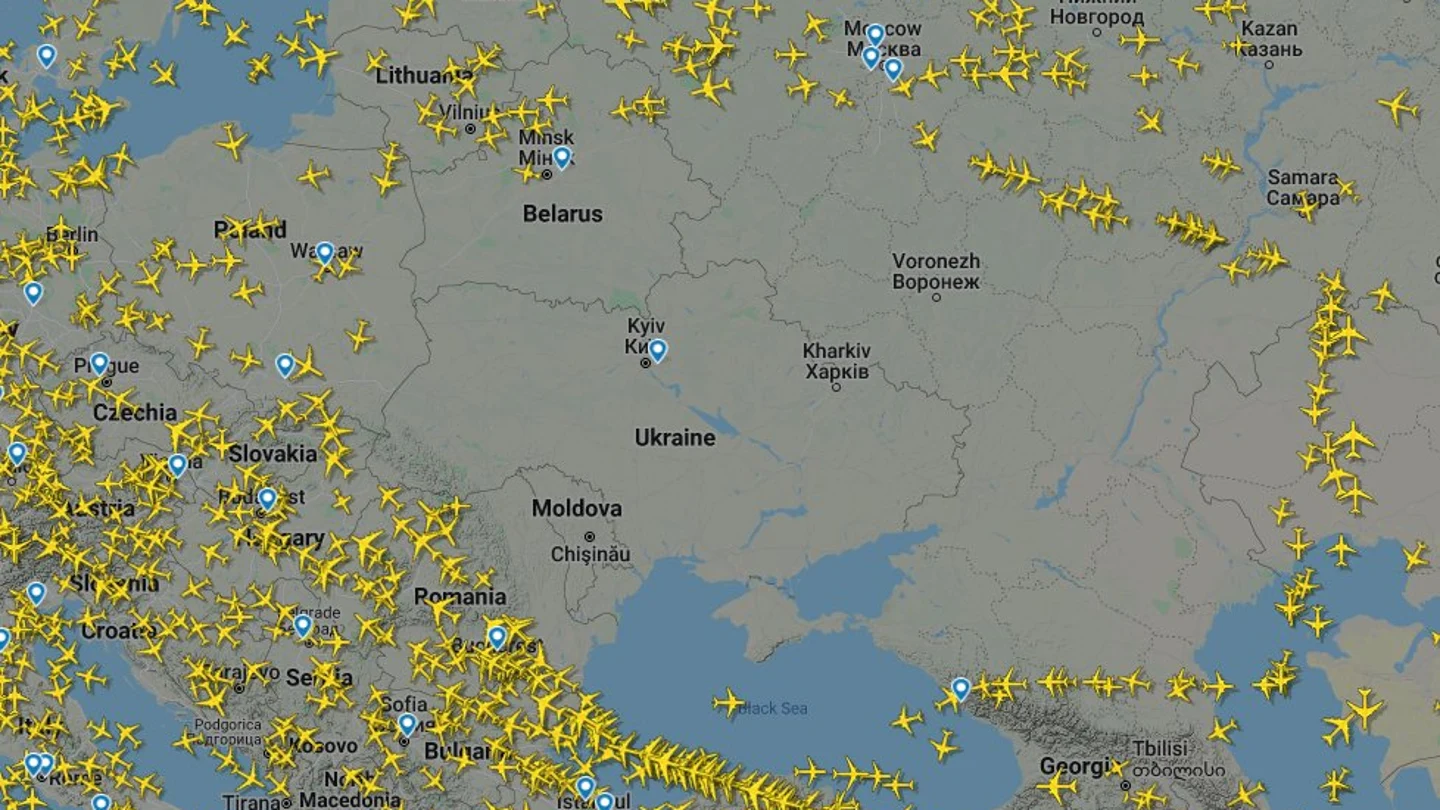 Ucrania, aislada: la imagen del espacio aéreo tras el ataque de Rusia Ucrania, aislada: la imagen del espacio aéreo tras el ataque de Rusia