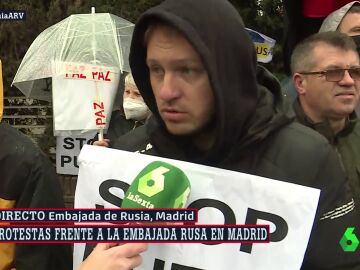 El sobrecogedor testimonio de un joven sobre la situación de su familia en Ucrania: "Por ahora, están vivos"