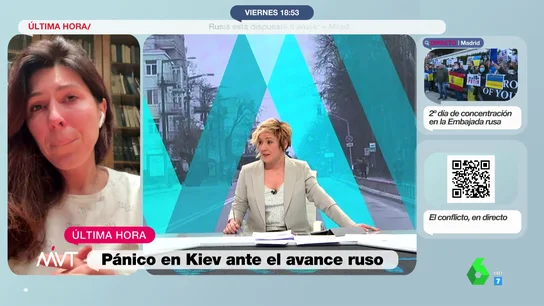 El emotivo silencio de Cristina Pardo, Ramón Lobo y Jesús Maraña tras el testimonio de una víctima ucraniana: "Simboliza el sufrimiento de una guerra" El emotivo silencio de Cristina Pardo, Ramón Lobo y Jesús Maraña tras el testimonio de una víctima ucraniana: "Simboliza el sufrimiento de una guerra"