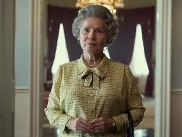 Imelda Staunton interpreta a la reina Isabel II en la serie &#39;The Crown&#39;, de Netflix