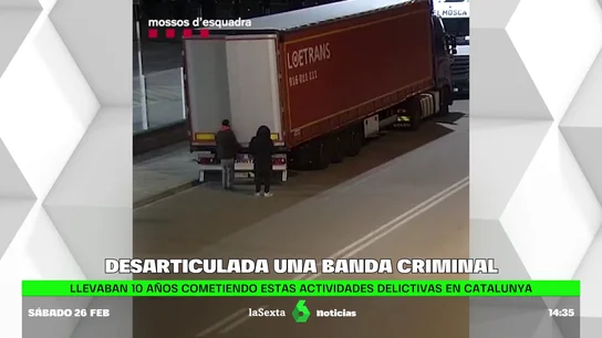 Detenidas cuatro personas especializadas en robar mercancías de camiones en Barcelona Detenidas cuatro personas especializadas en robar mercancías de camiones en Barcelona