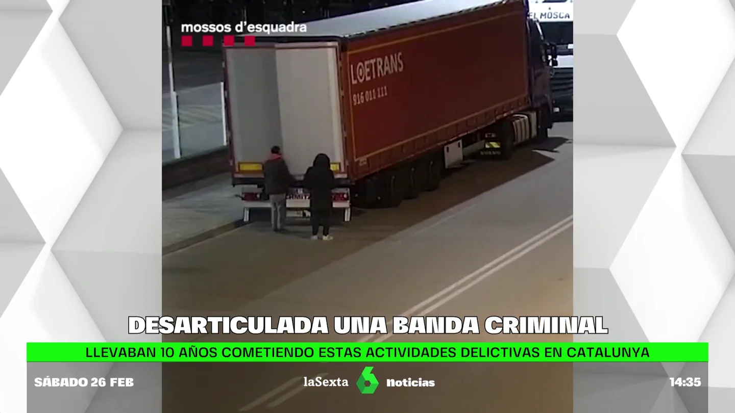 Detenidas cuatro personas especializadas en robar mercancías de camiones en Barcelona Detenidas cuatro personas especializadas en robar mercancías de camiones en Barcelona