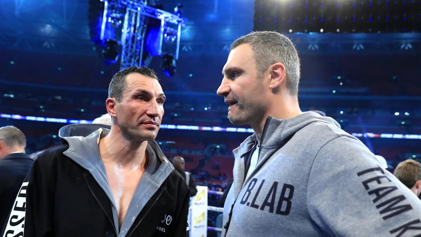 Vladimir y Vitali Klitschko, excampeones del mundo de boxeo, se han alistado al ejército ucraniano Vladimir y Vitali Klitschko, excampeones del mundo de boxeo, se han alistado al ejército ucraniano