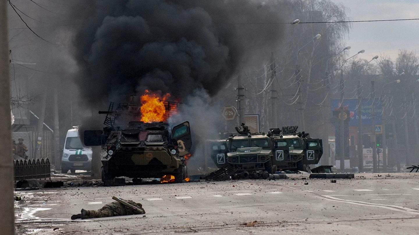 Kiev, al borde de una crisis humanitaria: las tropas rusas ya rodean diferentes puntos de la ciudad Kiev, al borde de una crisis humanitaria: las tropas rusas ya rodean diferentes puntos de la ciudad