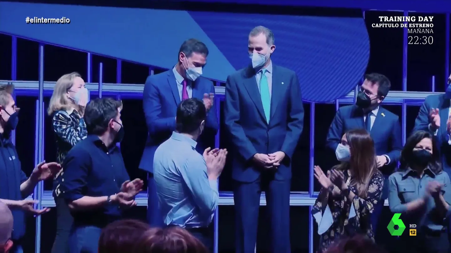 La reacción de Sánchez al cantarle el 'Cumpleaños Feliz' en pleno Mobile World Congress La reacción de Sánchez al cantarle el 'Cumpleaños Feliz' en pleno Mobile World Congress