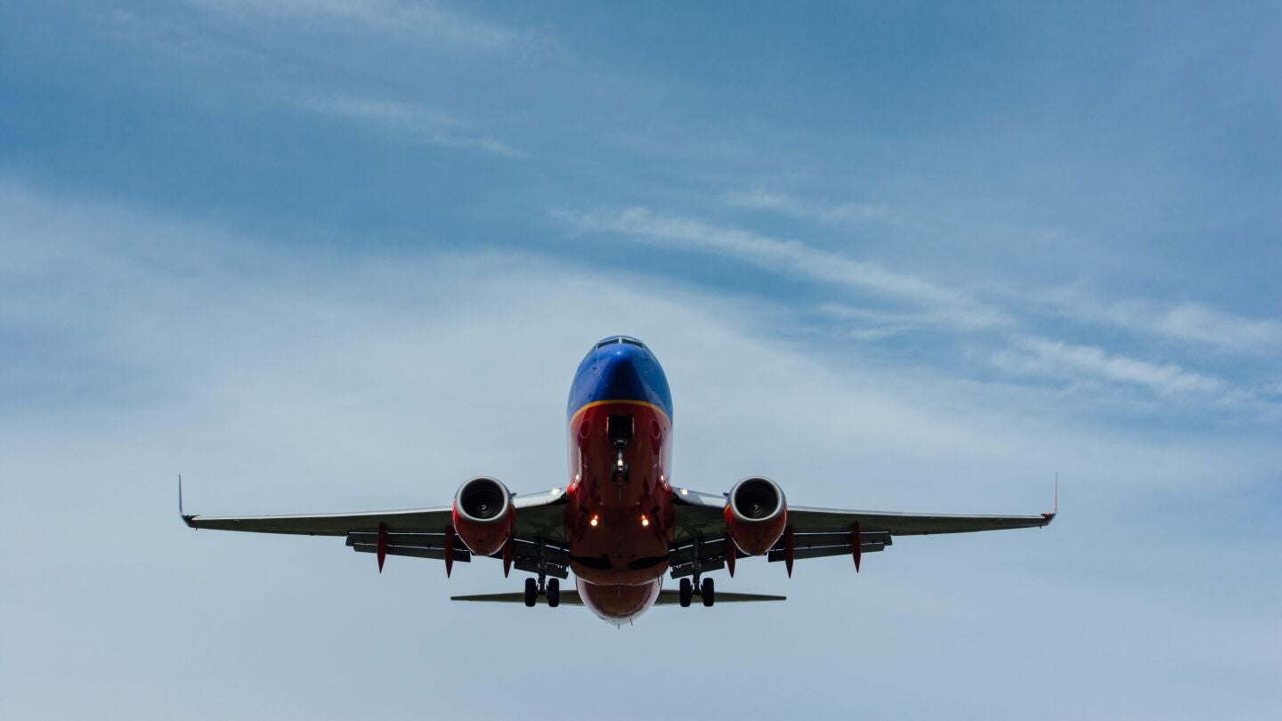 Avi&oacute;n