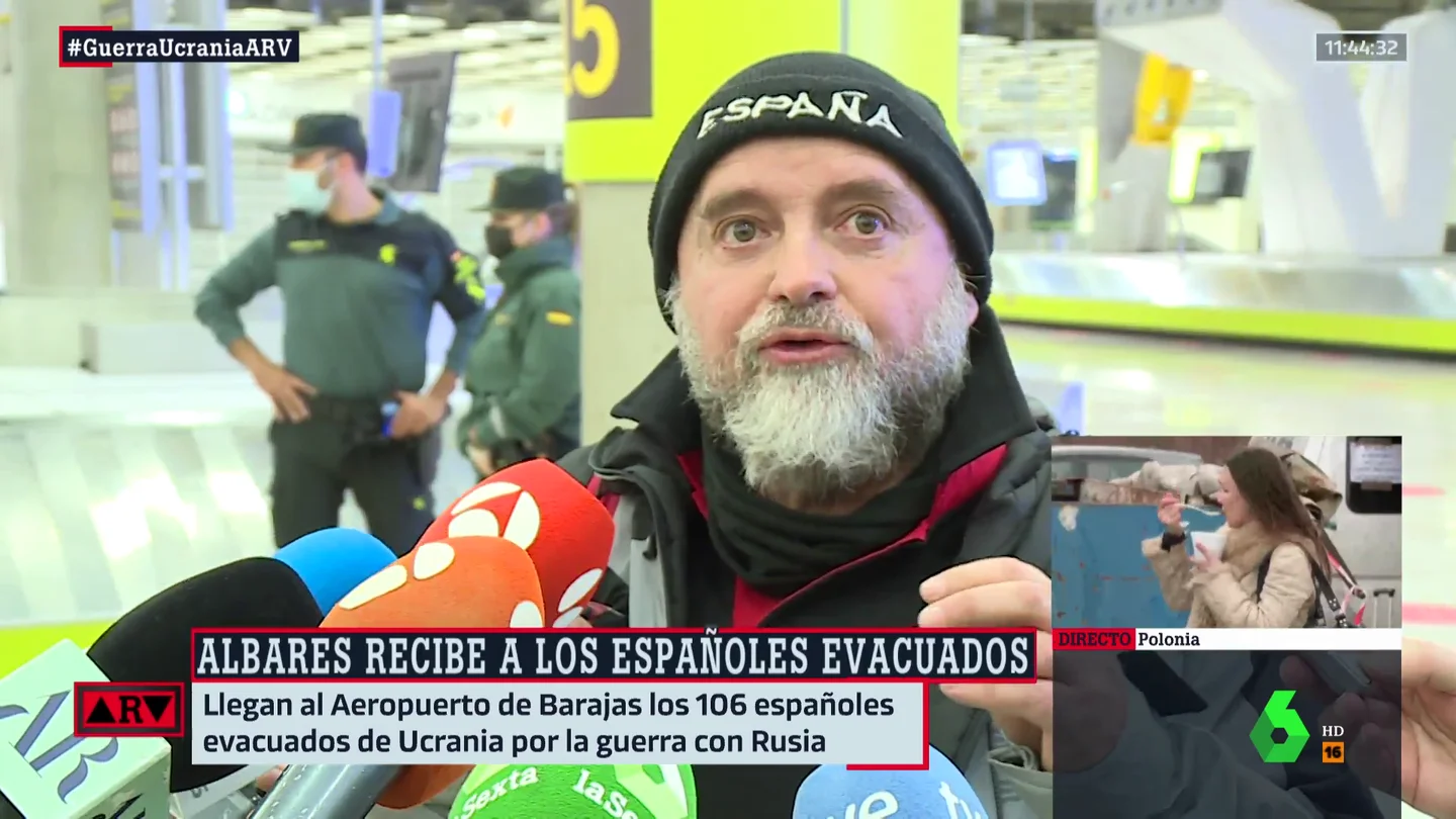 Guerra en Ucrania: llegan al Aeropuerto de Barajas los primeros españoles evacuados Guerra en Ucrania: llegan al Aeropuerto de Barajas los primeros españoles evacuados