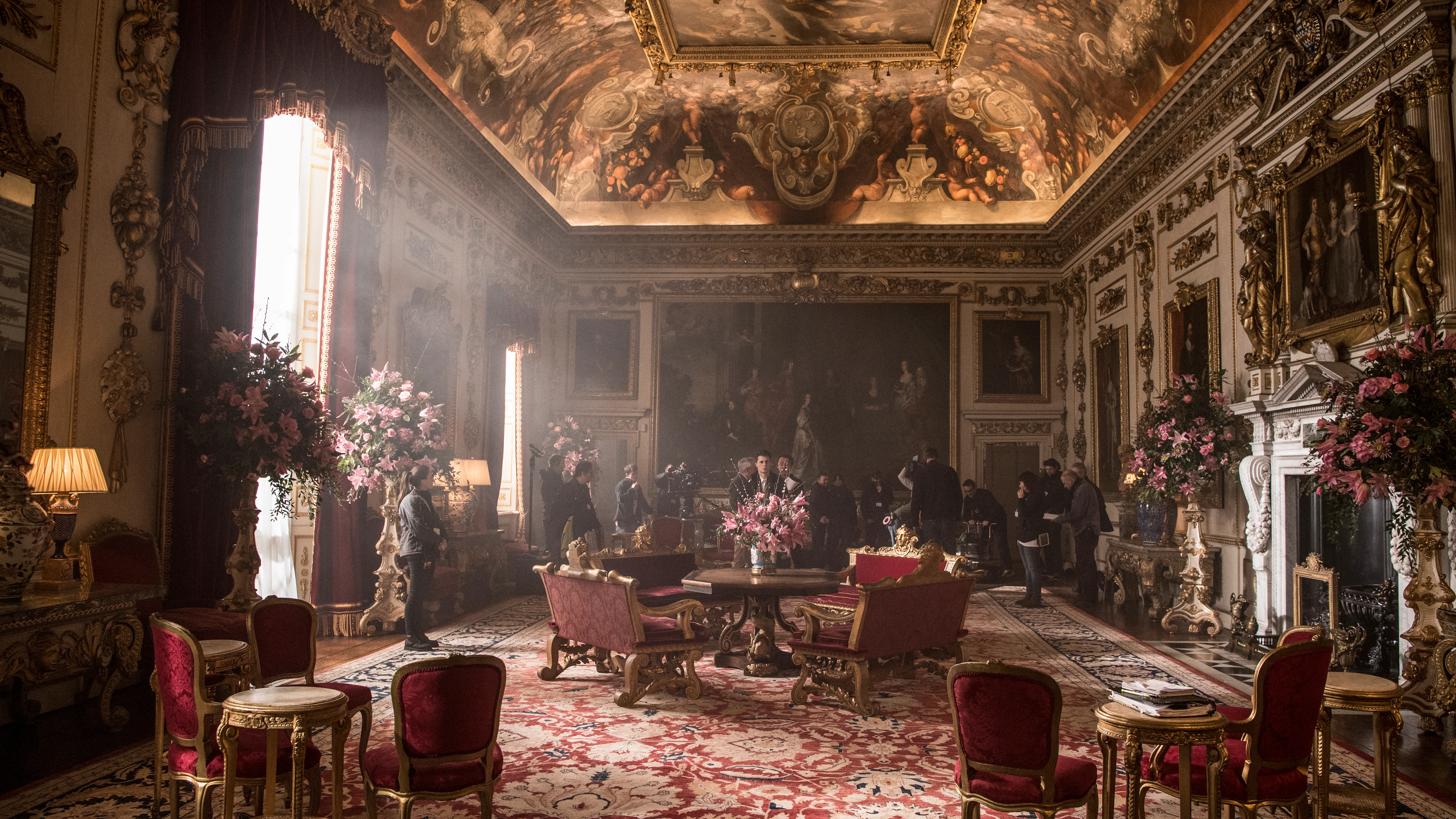 La escenografía y ambientación es fundamental en una serie de época como 'The Crown'.