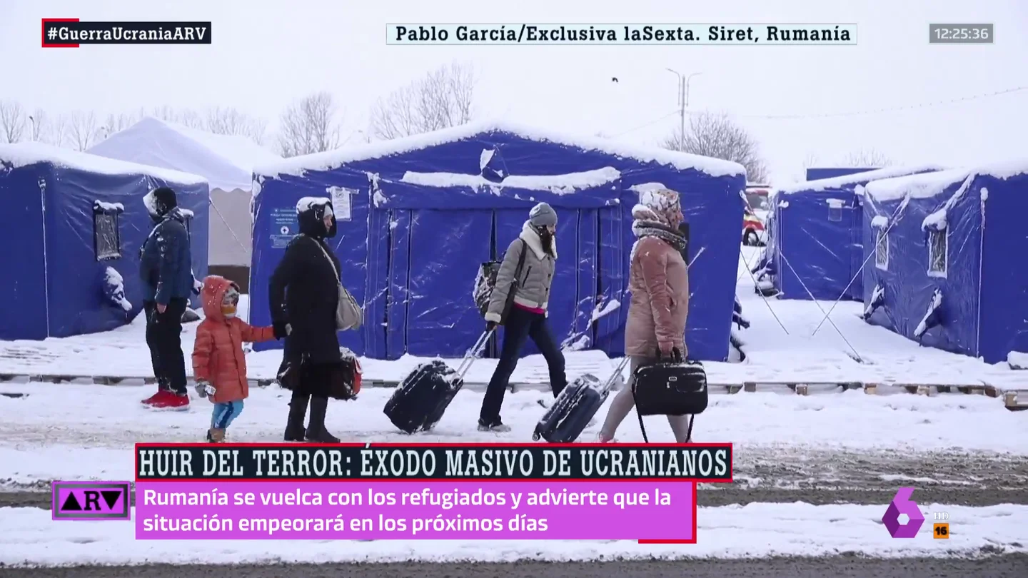 Exclusiva laSexta | Las imágenes de los refugiados llegando a Siret en plena nevada y con temperaturas gélidas Huir del terror