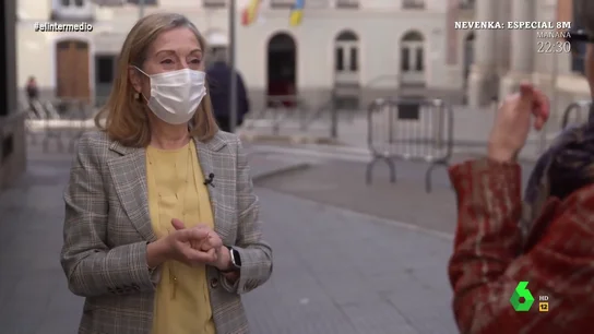 La diputada del PP Ana Pastor confiesa a Thais que, a veces, la confunden con su tocaya periodista: "Yo me río" La diputada del PP Ana Pastor confiesa a Thais que, a veces, la confunden con su tocaya periodista: "Yo me río"