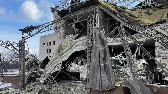 Rusia destruye un hospital en Ucrania bajo el pretexto de que era una "base nazi" Rusia destruye un hospital en Ucrania bajo el pretexto de que era una "base nazi"