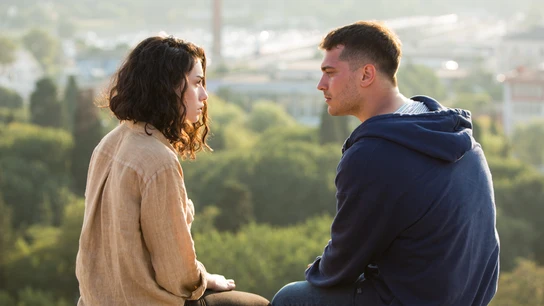 Hazar Erguclu, Cagatay Ulusoy, en 'Hakan, el protector' Hazar Erguclu, Cagatay Ulusoy, en 'Hakan, el protector'