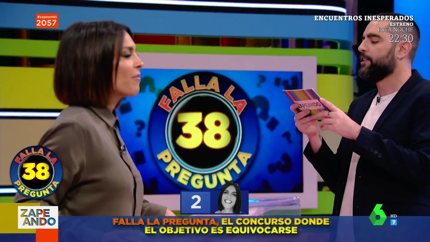 Falla la Pregunta: el disparatado reto que enfrenta a Lorena Castell y Miki Nadal en Zapeando Falla la Pregunta: el disparatado reto que enfrenta a Lorena Castell y Miki Nadal en Zapeando