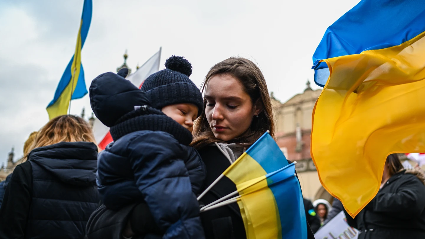 Guía en ucraniano sobre la protección temporal y la acogida de refugiados en España Desplazados por la guerra