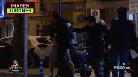 Brutal batalla campal entre seguidores del Eintracht y el West Ham en Sevilla Brutal batalla campal entre seguidores del Eintracht y el West Ham en Sevilla