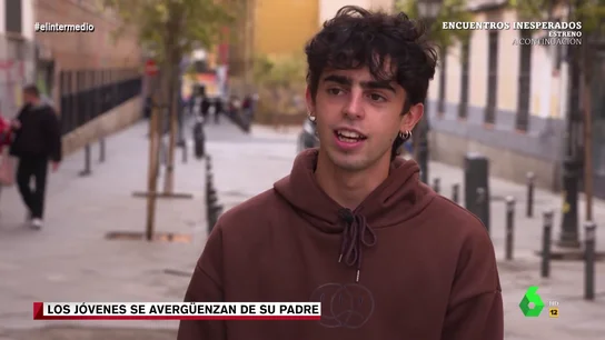 "Se empezó a tirar pedos por la calle": este joven cuenta el momento en que su padre le ha hecho pasar más vergüenza "Se empezó a tirar pedos por la calle": este joven cuenta el momento en que su padre le ha hecho pasar más vergüenza