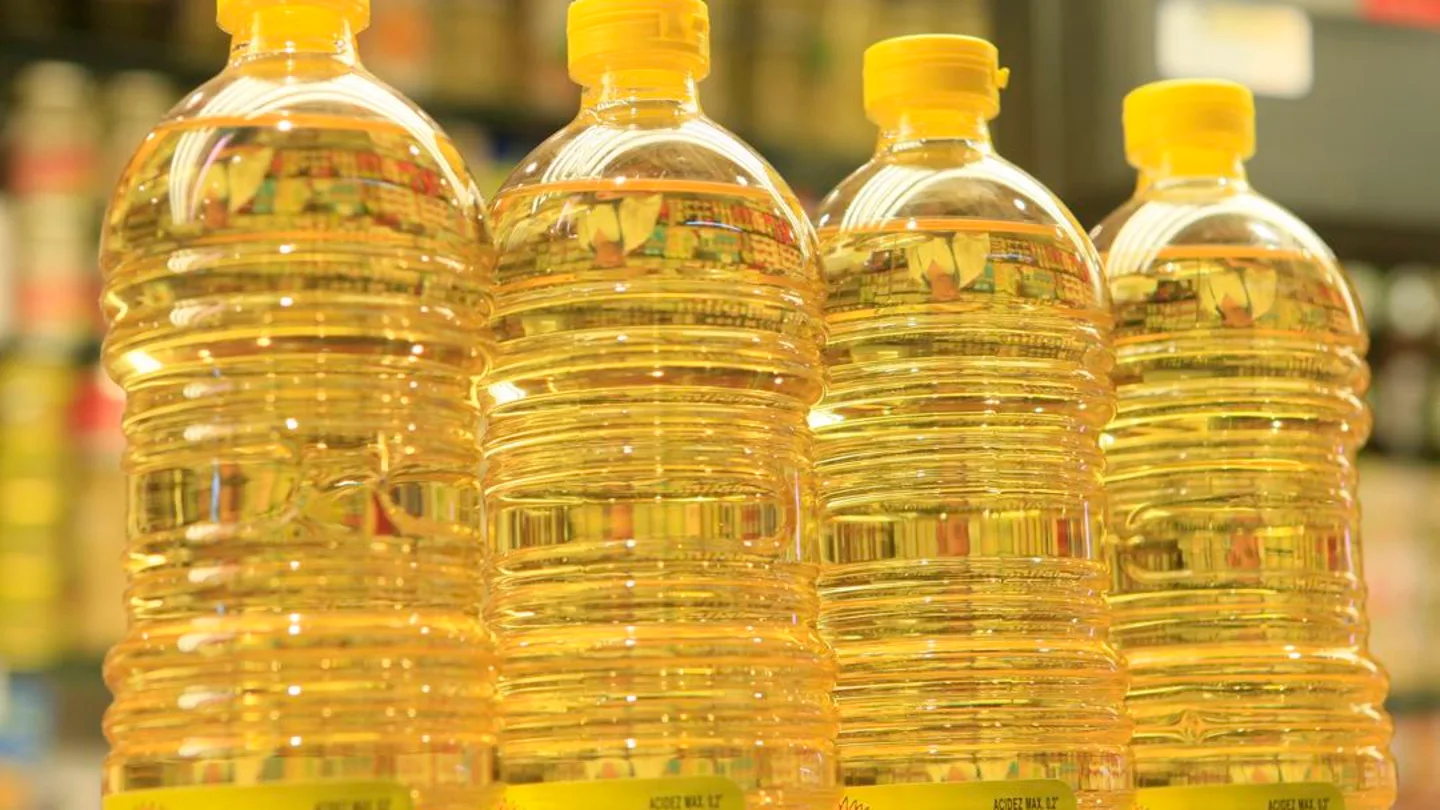 ¿Por qué importamos aceite de girasol si España también lo produce en cantidad? ¿Por qué importamos aceite de girasol si España también lo produce en cantidad?