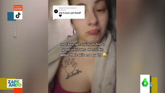 Una pareja pide un tatuaje de la mano de su hija y este es el desastroso resultado Una pareja pide un tatuaje de la mano de su hija y este es el desastroso resultado
