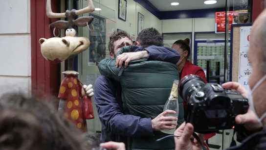 La Lotería Nacional se reparte en Andalucía y la Comunitat Valenciana La Lotería Nacional se reparte en Andalucía y la Comunitat Valenciana