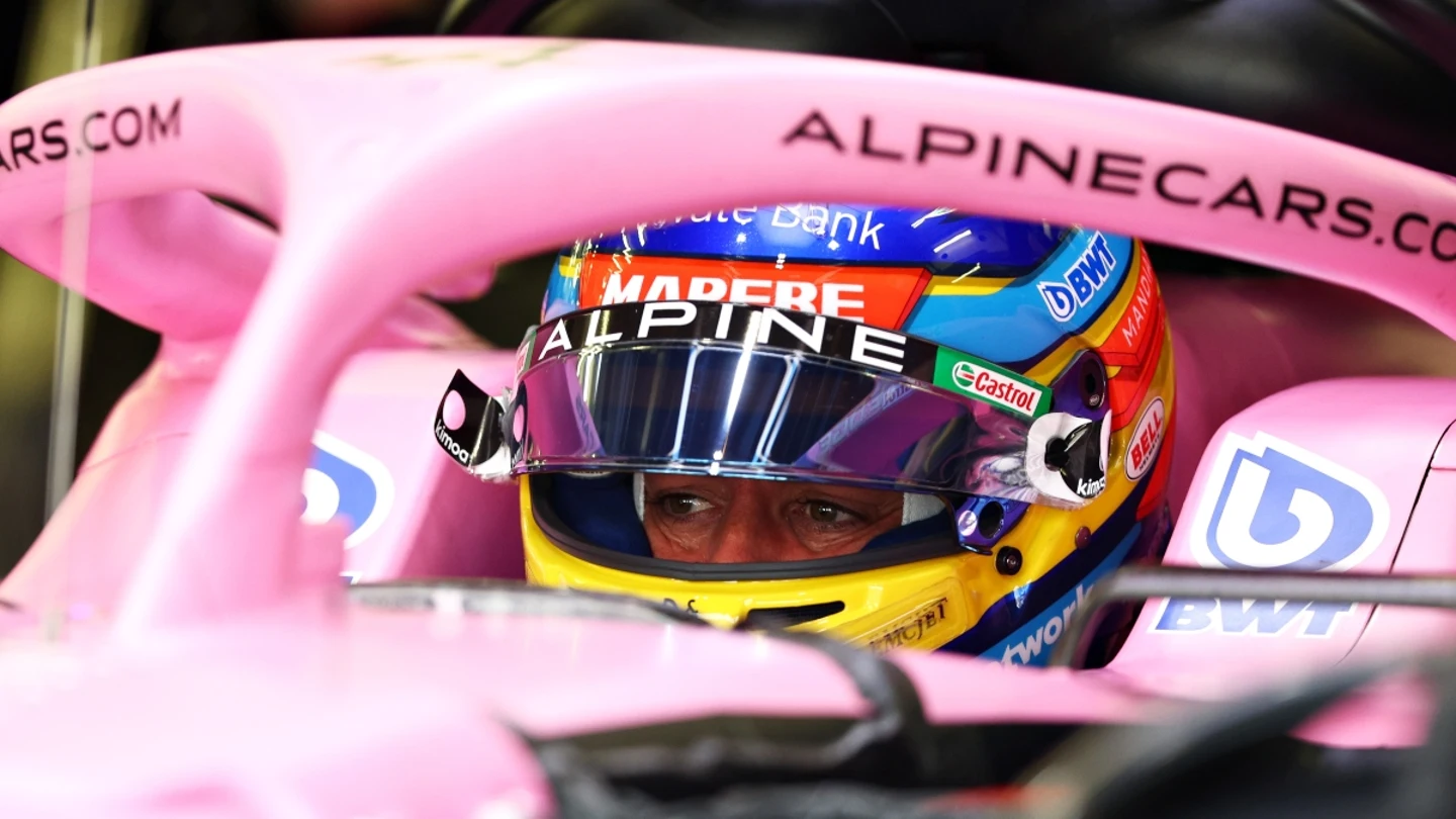 Fernando Alonso, en su Alpine, durante los test de Barhéin Fernando Alonso, en su Alpine, durante los test de Barhéin