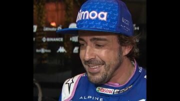 Alonso y su media sonrisa al terminar el test de F1
