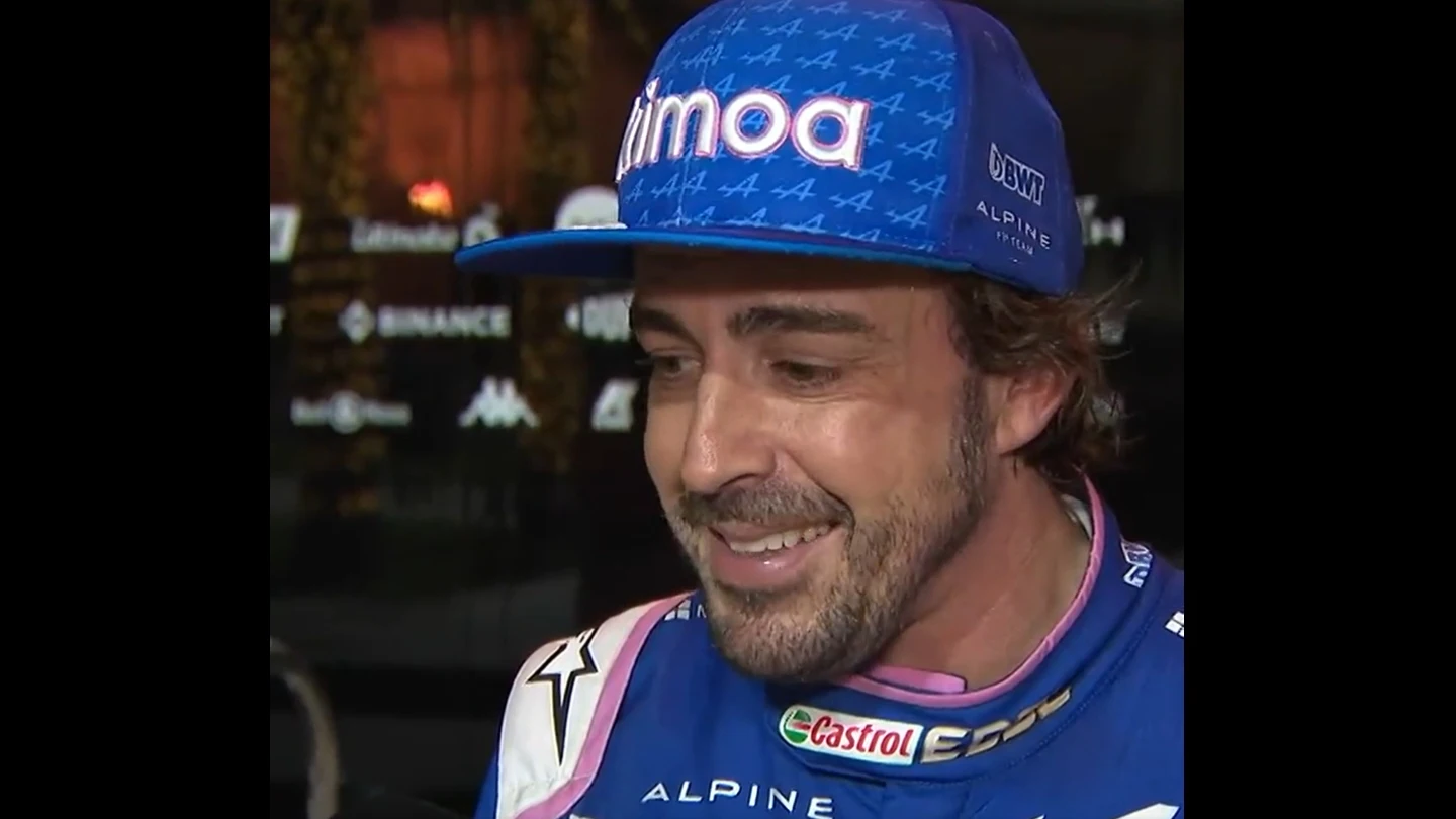 Alonso y su media sonrisa al terminar el test de F1