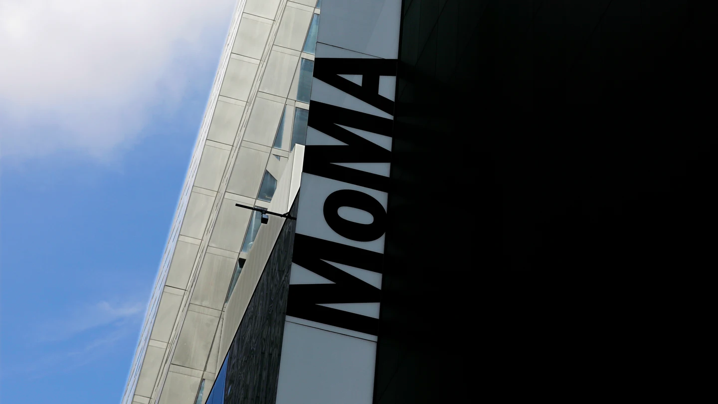 La Policía de Nueva York busca al autor del apuñalamiento de dos empleadas del MoMA que no le dejaron entrar al museo La Policía de Nueva York busca al autor del apuñalamiento de dos empleadas del MoMA que no le dejaron entrar al museo