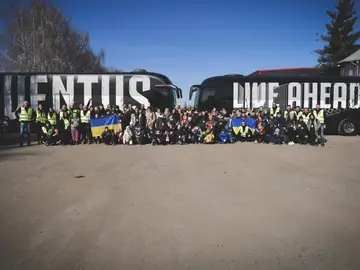 La Juventus de Turín rescata a 80 ucranianos y los acoge en Italia