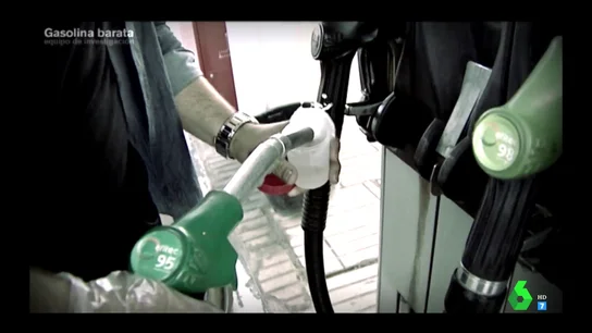 Este es el resultado de analizar en un laboratorio gasolina barata y de una gran petrolera Este es el resultado de analizar en un laboratorio gasolina barata y de una gran petrolera