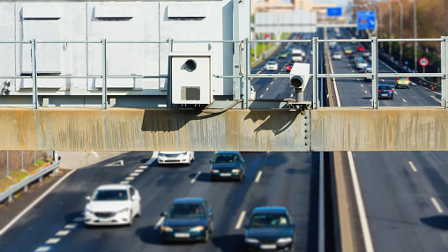 La DGT podría poner más radares de tramo tras el adiós a los 20 km/h extra para adelantar La DGT podría poner más radares de tramo tras el adiós a los 20 km/h extra para adelantar