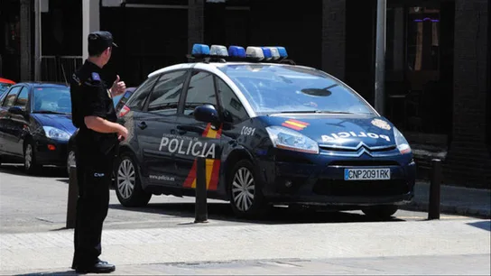 Agentes de la Policía Nacional patrullando. Agentes de la Policía Nacional patrullando.