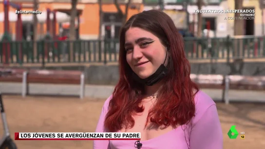 Así describe esta joven la vergüenza que le hace pasar su padre: "Le encanta ir en calzoncillos y enseñar la raja" Así describe esta joven la vergüenza que le hace pasar su padre: "Le encanta ir en calzoncillos y enseñar la raja"