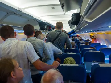 Avión lleno de pasajeros Avión lleno de pasajeros