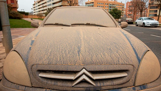 Cómo limpiar el coche de calima y barro Cómo limpiar el coche de calima y barro
