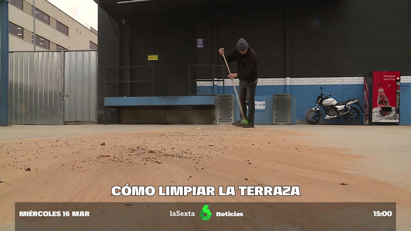 Cómo limpiar las terrazas correctamente tras la calima Cómo limpiar las terrazas correctamente tras la calima